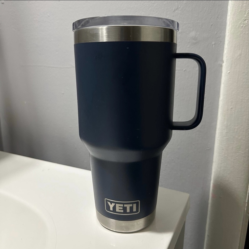 Yeti Rambler 30oz Travel Mug With Stronghold Lid